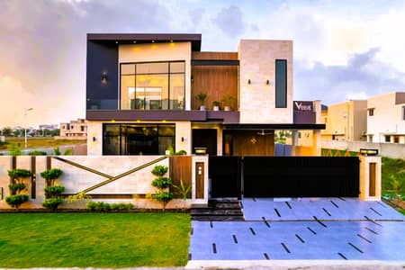 On Excellent Location DHA Phase 4 - Luxury Living House Sized 10 Marla Is Available