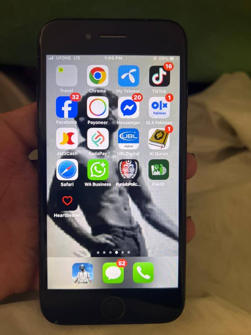 Apple iPhone 7 1