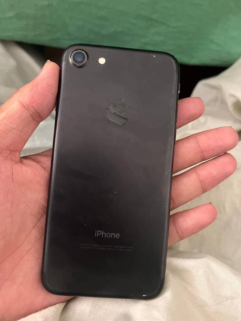 Apple iPhone 7 2
