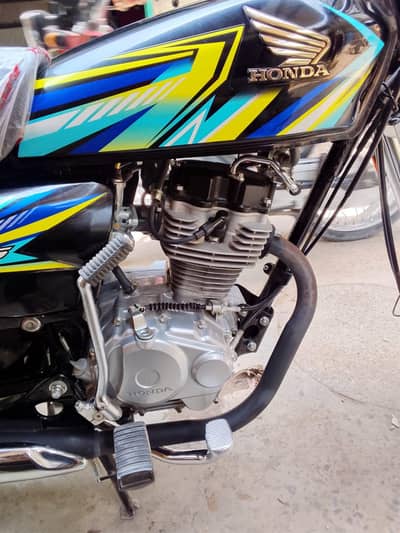 Honda 125 for sale urgent 03024570159