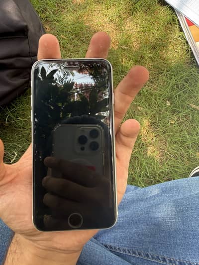 Apple iPhone SE