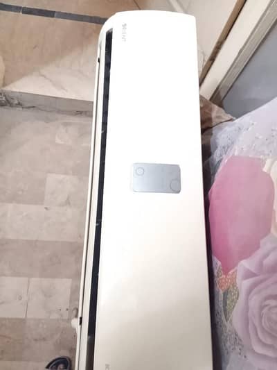 sell 1.5 ton orient AC