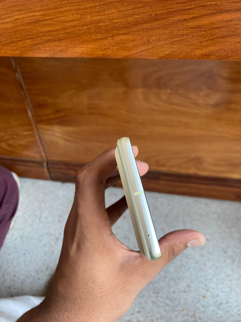 Google Pixel 7 4