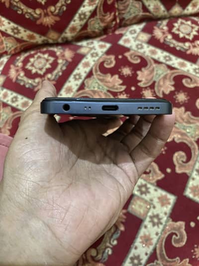 Realme C35