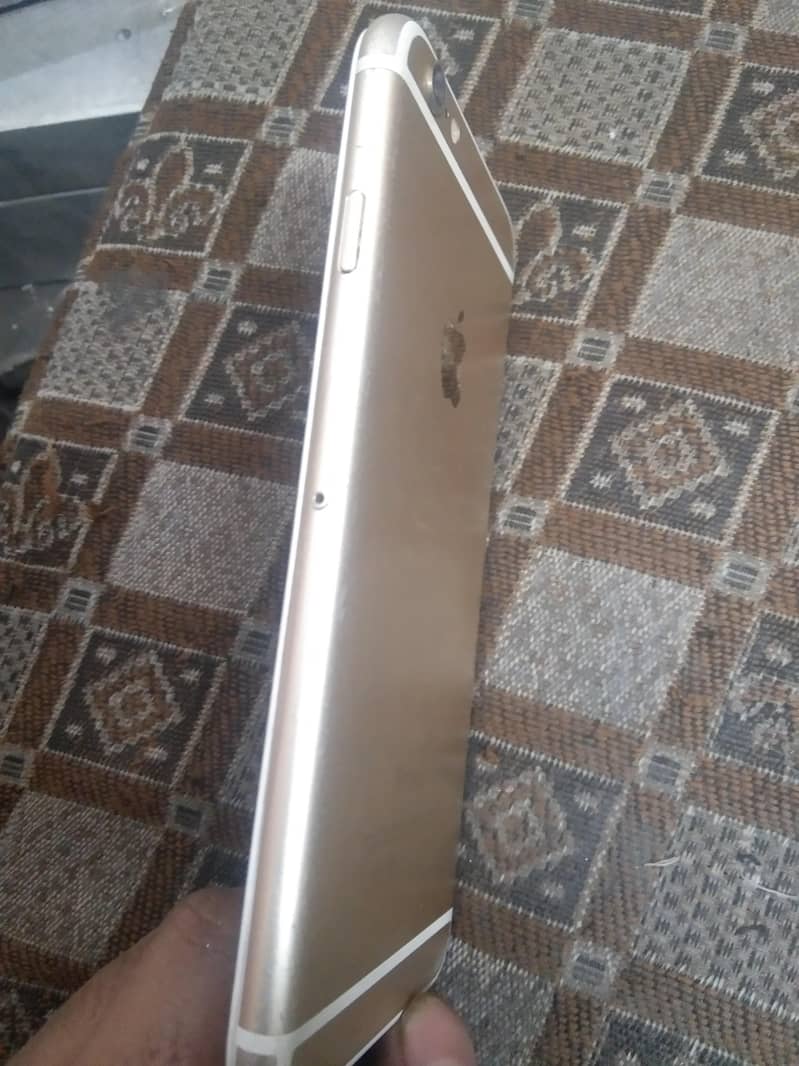 Apple iPhone 6 Plus 4
