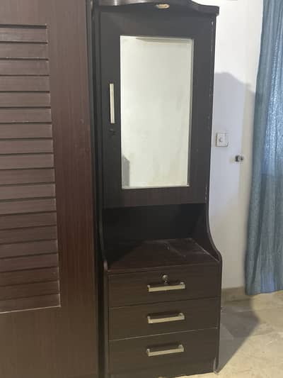 Dressing table