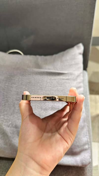 Apple iPhone 13 Pro Max my WhatsApp number 0329-70-43-995