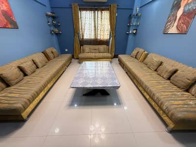 10-Seater Sofa Set including Cushions with Center Table