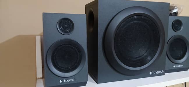 LOGITECH Z333 BLUETOOTH SPEAKER