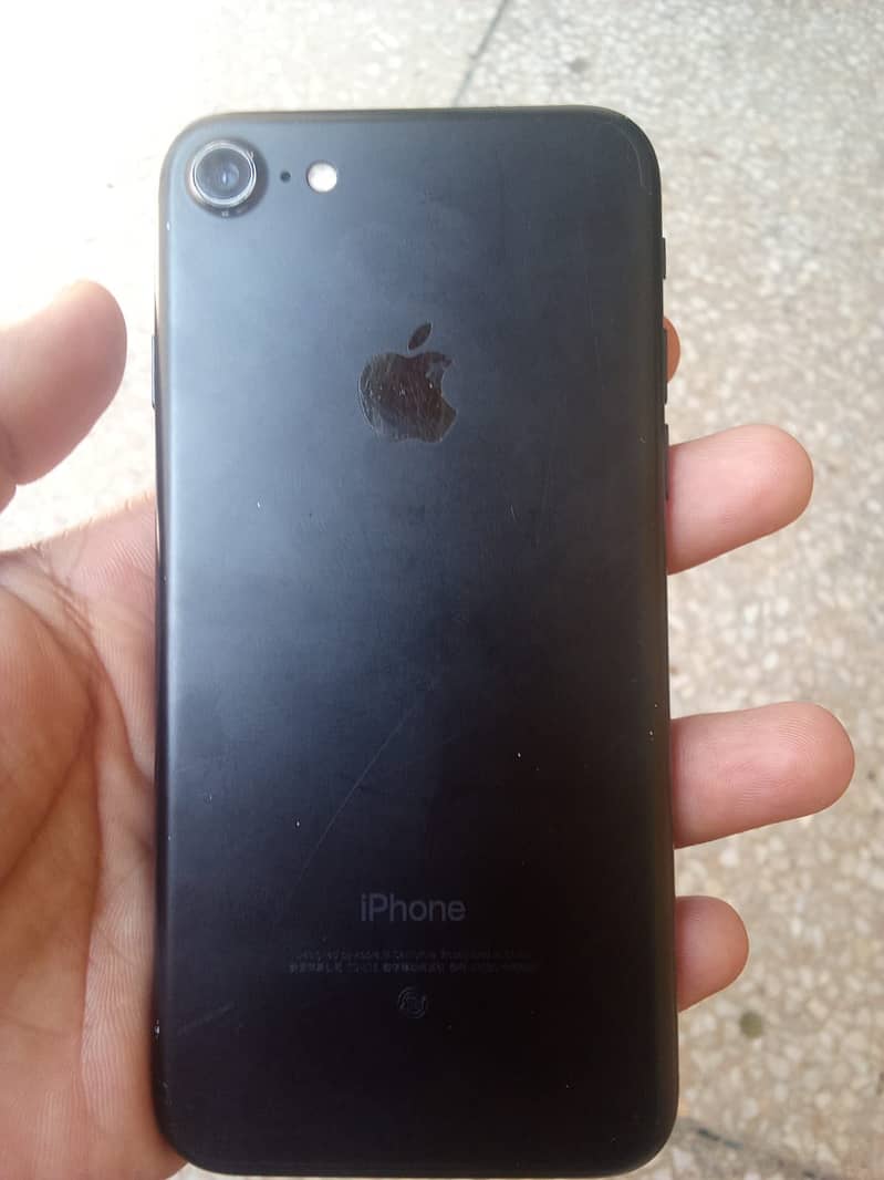 Apple iPhone 7 1