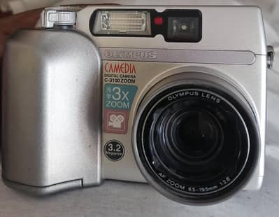 Olympus Camedia C-3100 Zoom (3.2 MP) Vintage Digicam