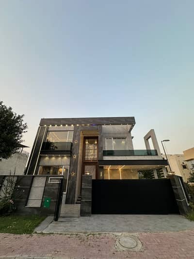 1 KANAL Like New House Available For Rent