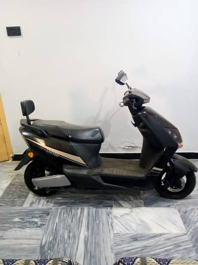 United Electric Sharp Pro scooter 1000Watt