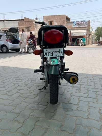 Honda 125 good condition good looking