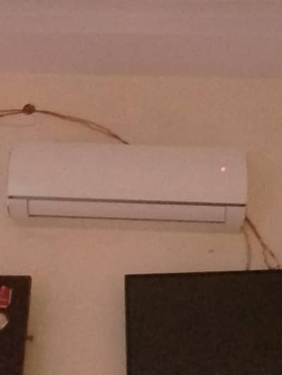 Gree Inverter 1. Ton in Good Condition