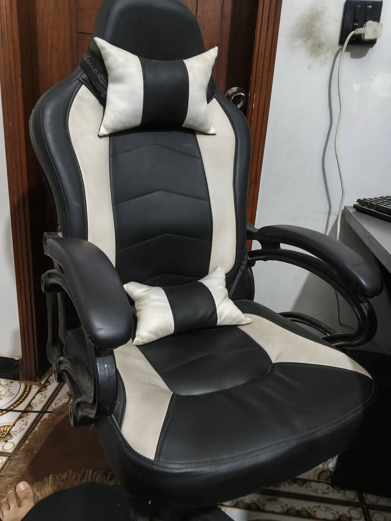 Gaming pc setup 4
