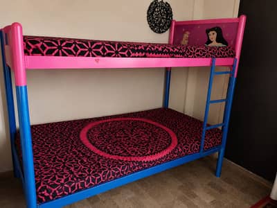 Bunk bed with mattress included