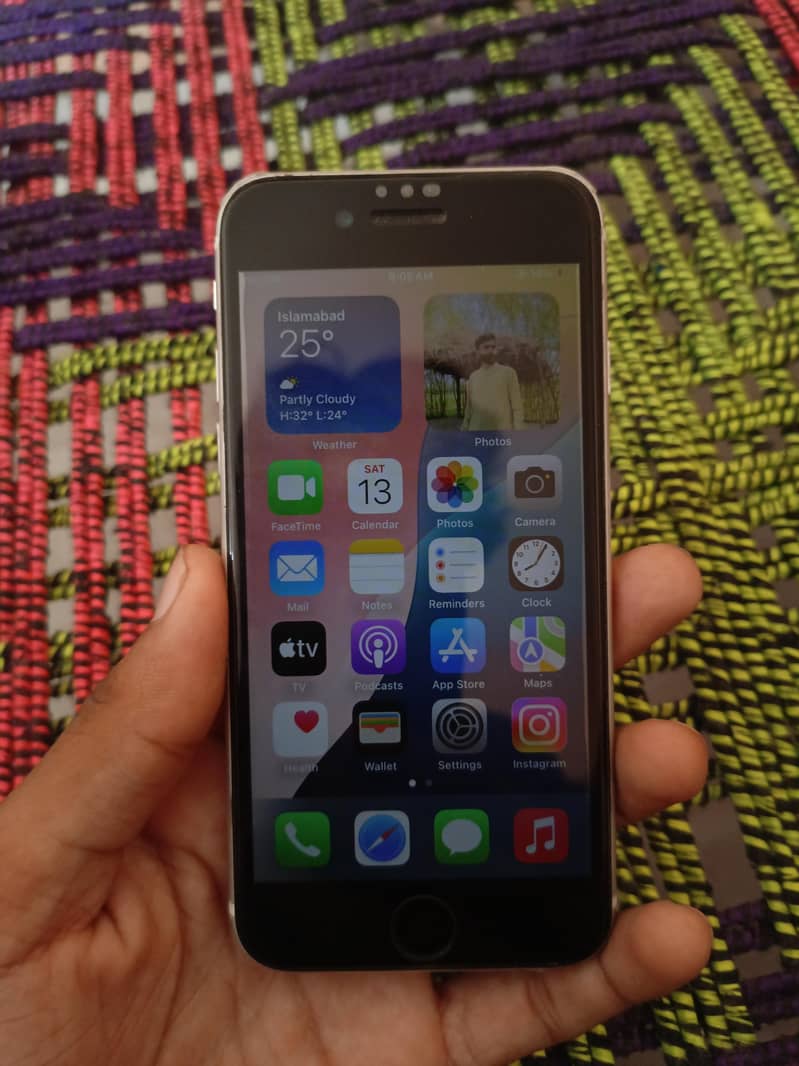 Apple iPhone SE 3