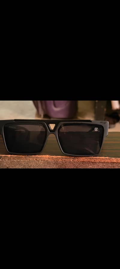 Louis Vuitton (LV) Sunglasses Z1984E Black - Excellent Condition