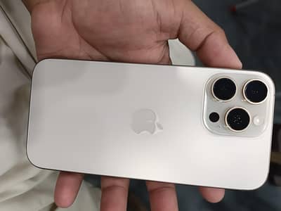Apple iPhone 16 Pro Max
