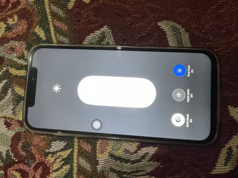 Apple iPhone 12 4