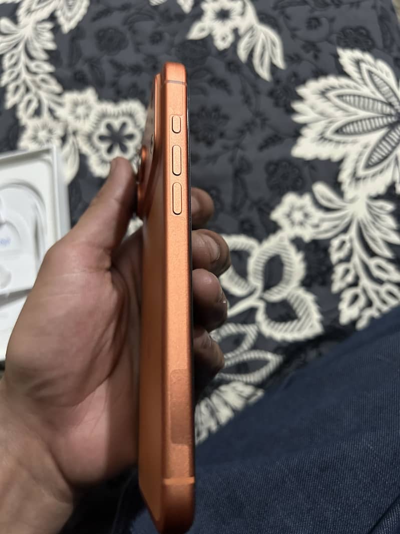 Iphone 17 pro max 4