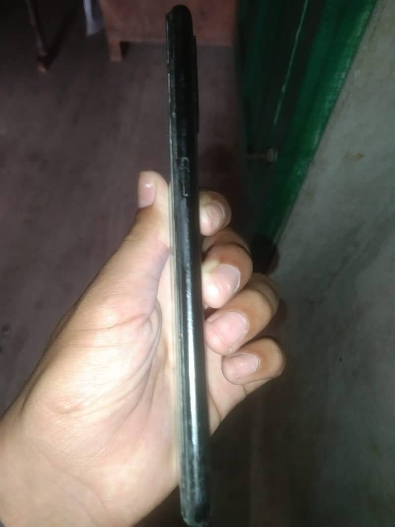 OPPO A8 4