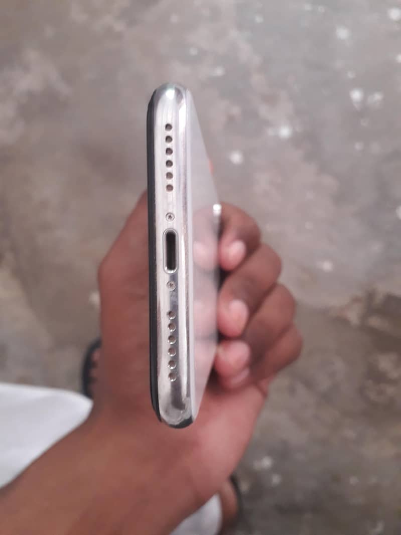Apple iPhone X 0