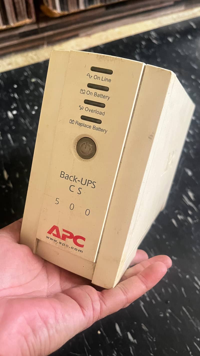 APC CS500 UPS 1