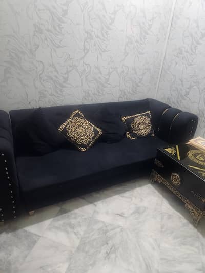 6 seater sofa almost new