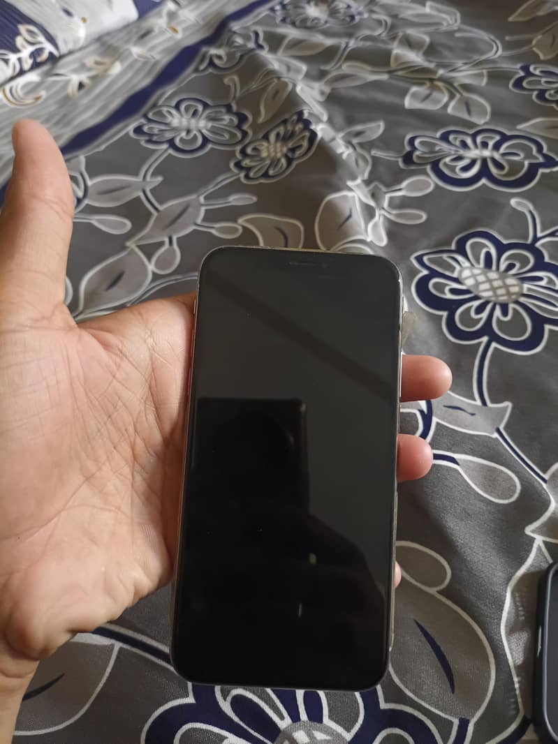 Apple iPhone X 0