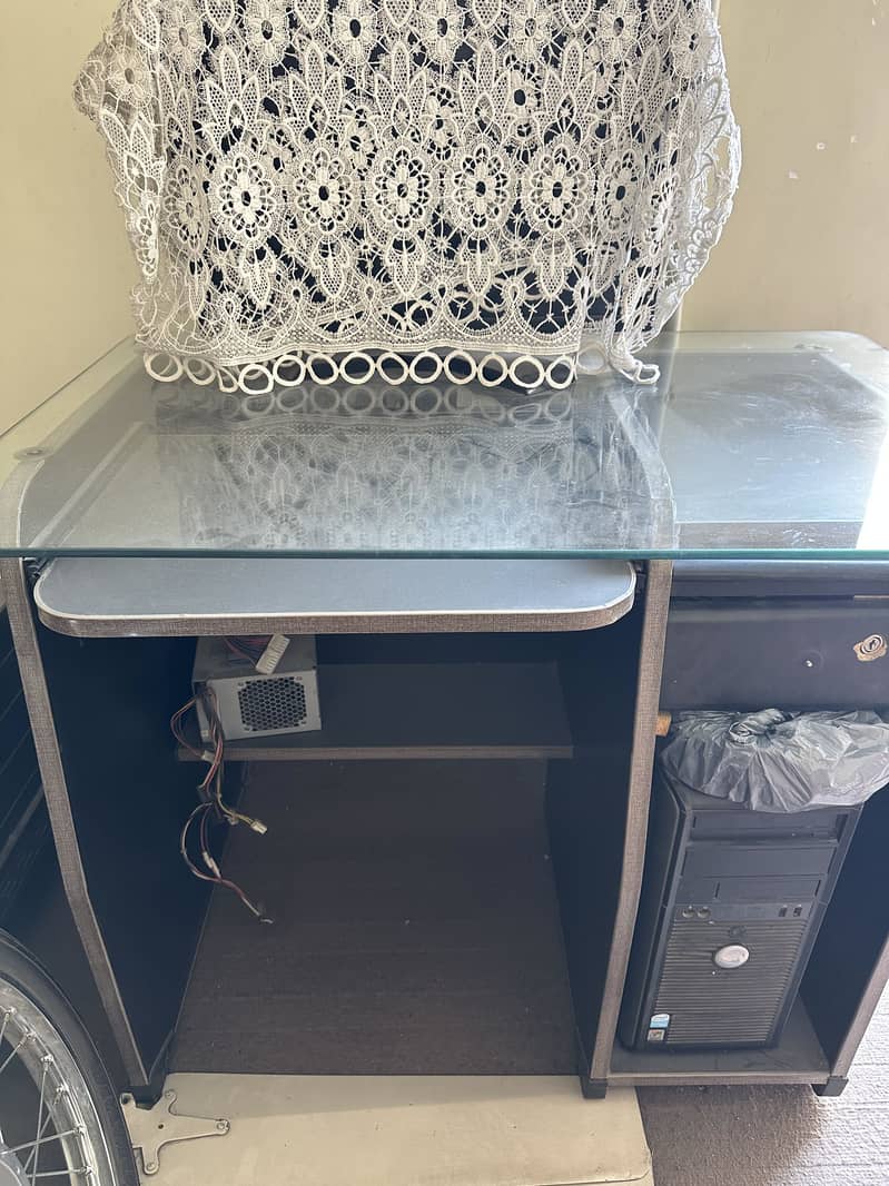 A+ condition Computer table only 1