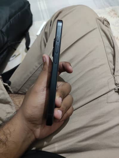 Apple iPhone 16