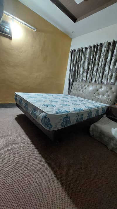 Bed king size