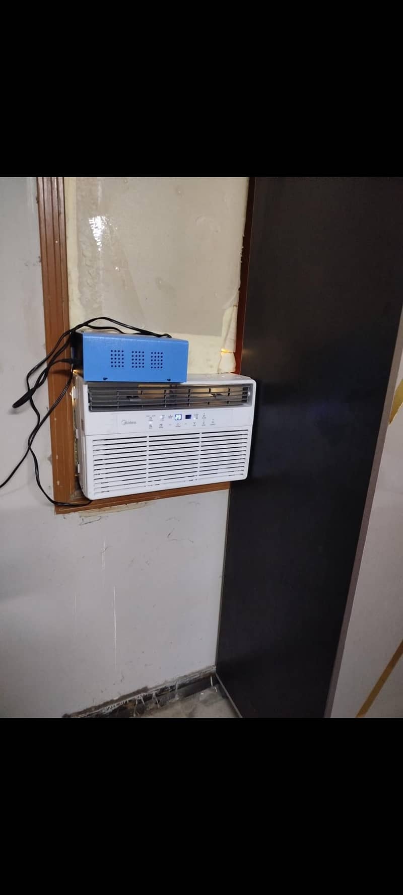 window AC 0