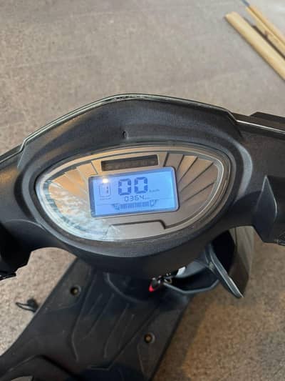 metro thrill scooty 1200w