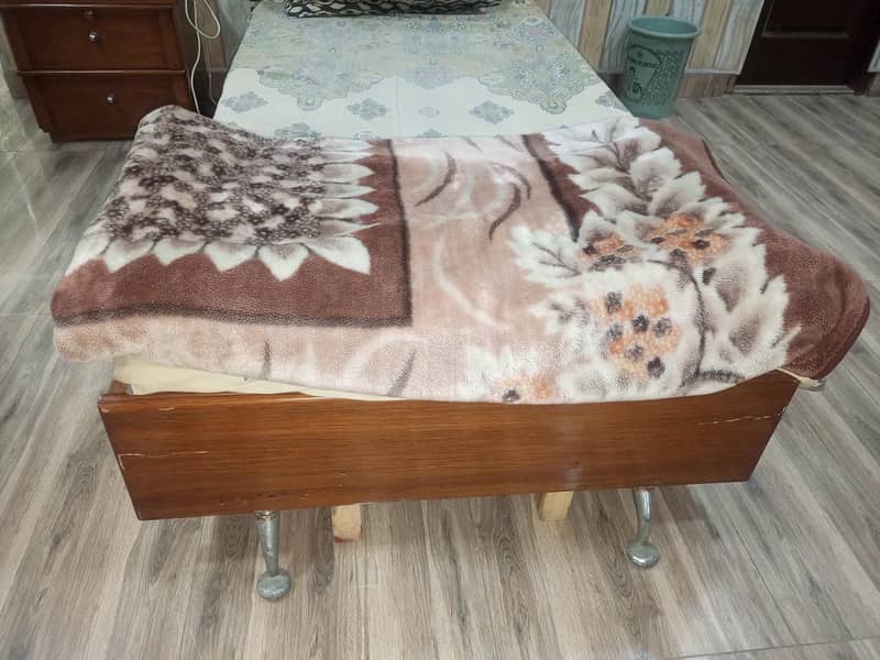 lush condition single bed 3