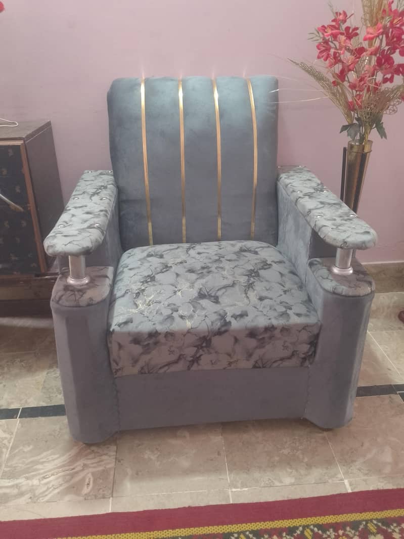 7 seaters sofa set 0