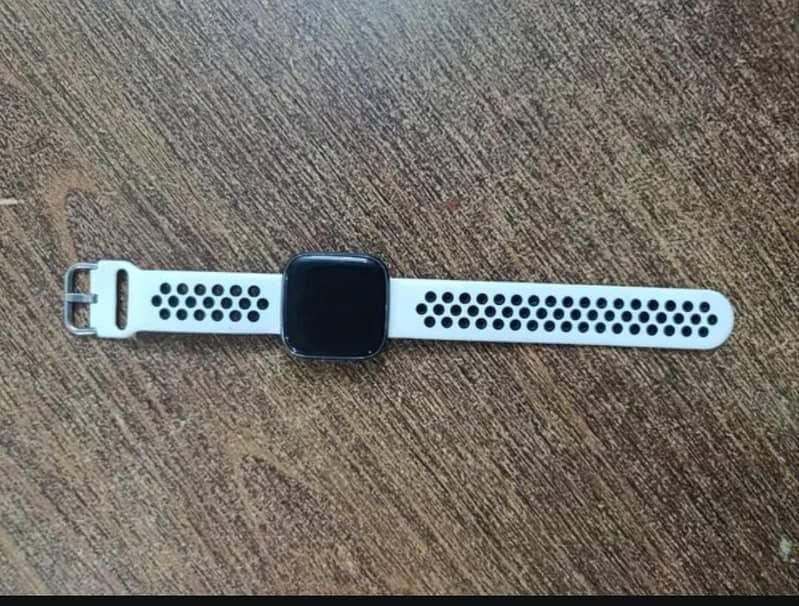 Google Fitbit Versa 2 3