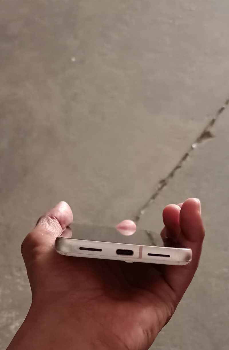 Google Pixel 8 3