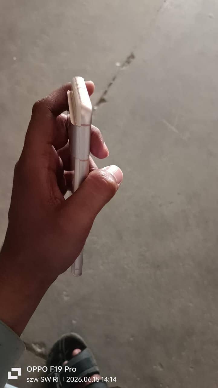 Google Pixel 8 6