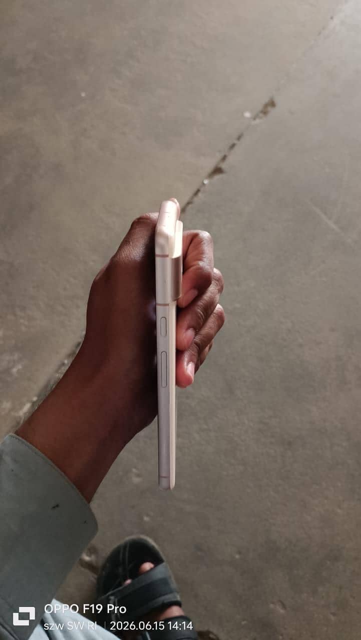 Google Pixel 8 7