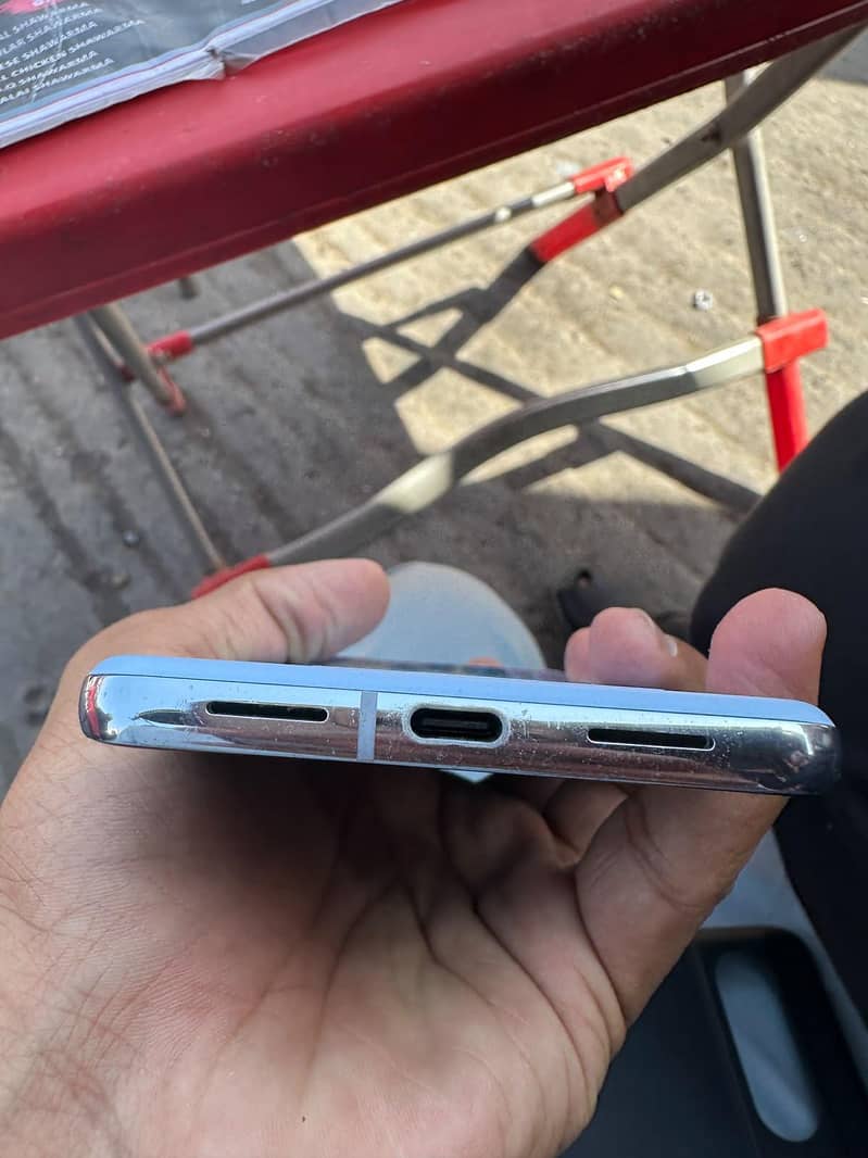 Google Pixel 8 Pro 2