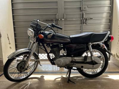 Honda CG 125 2016 model (black) for sale