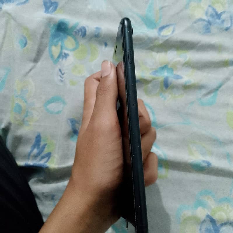 Apple iPhone 7 Plus 3