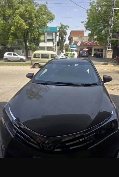 Toyota Corolla Grande 1.8 CVT with paddel shifters 2015
