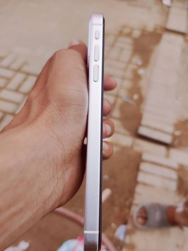 Apple iPhone XR converted 17pro max 2