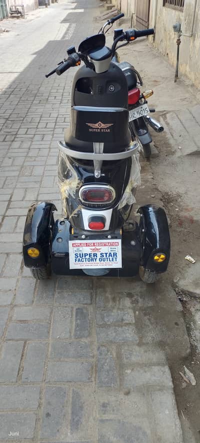 Super Star Alexa 3 tyres scooty