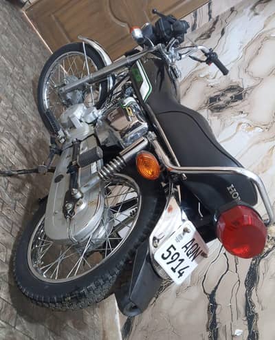 Whatsapp. . . . . 03242298059