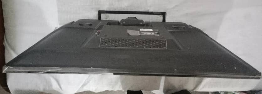 I am selling TCL smart lcd 32 inch